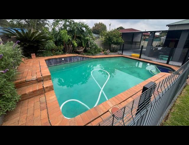 4 BEDROOM HOUSE FOR SALE IN FLORENTIA